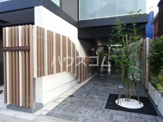 16/25 エントランス