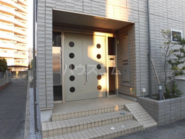 3/7 エントランス