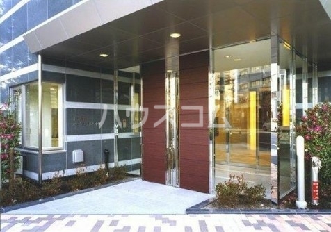 28/30 エントランス