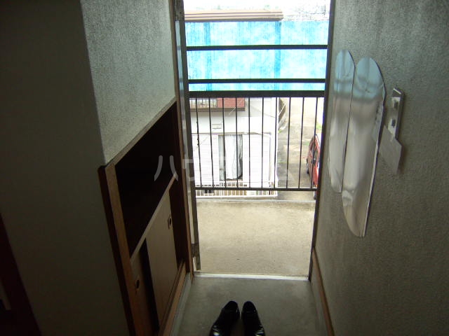 24/27 エントランス