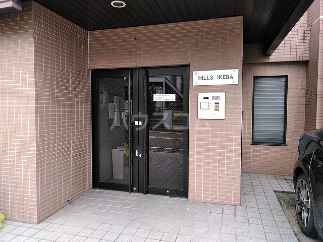 28/30 エントランス