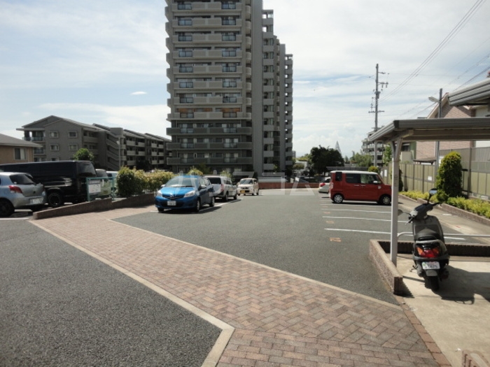 20/30 駐車場
