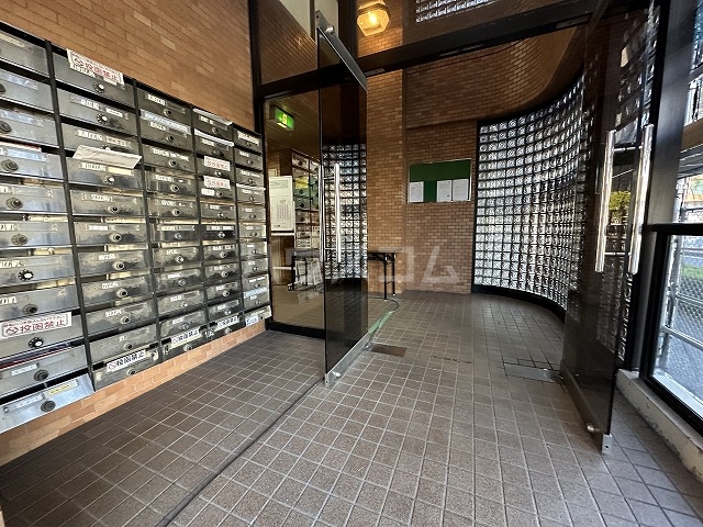 22/30 エントランス