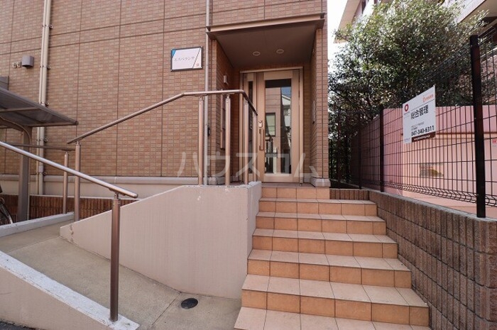 17/28 エントランス