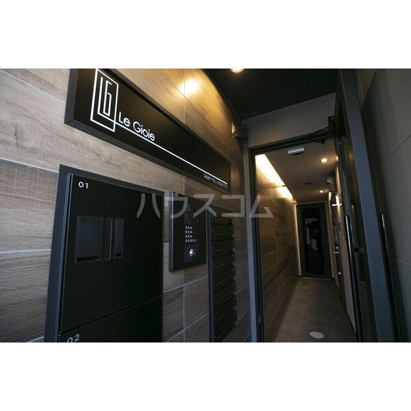 15/21 エントランス