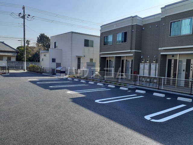 23/30 駐車場
