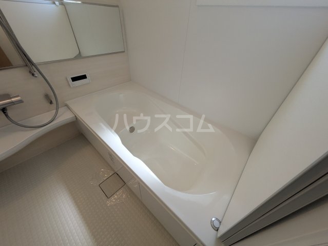 13/30 浴室