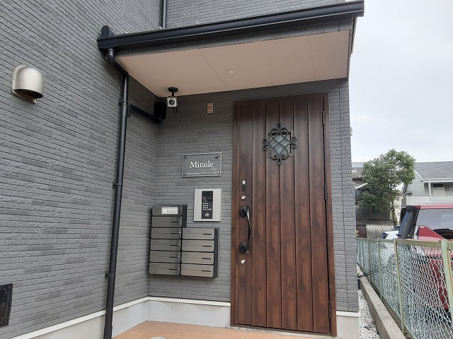 22/30 エントランス