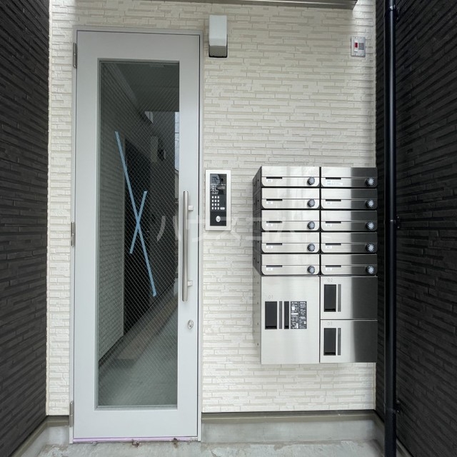 18/19 エントランス