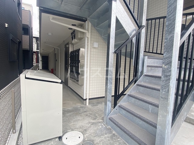 17/18 エントランス