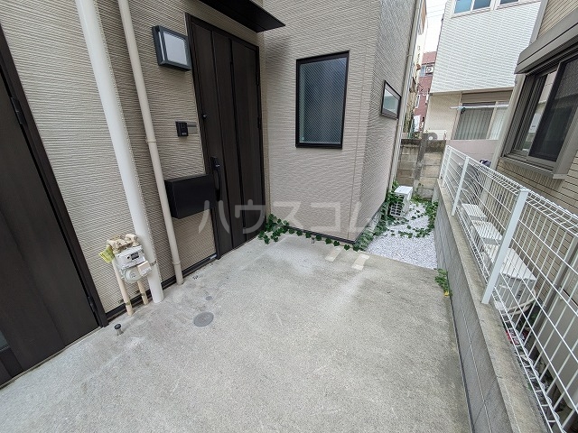 3/4 エントランス
