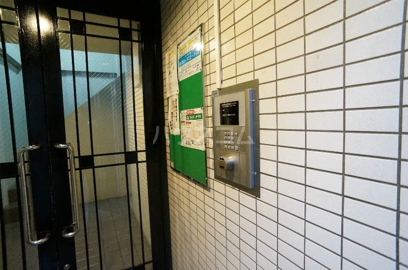 21/29 エントランス