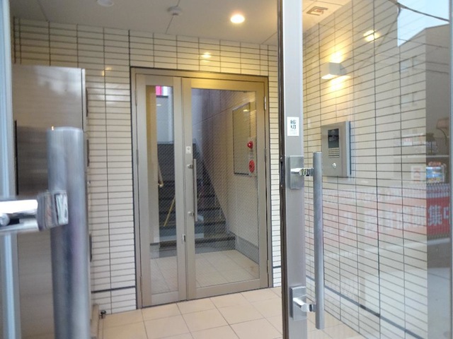 2/4 エントランス