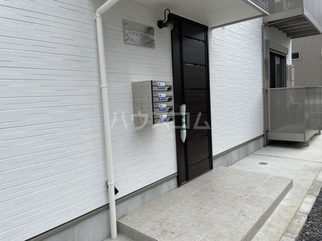 15/22 エントランス