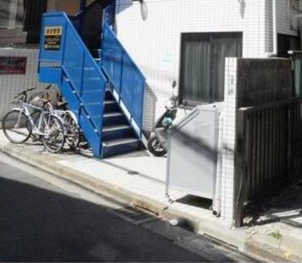 17/18 エントランス