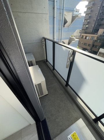 18/27 バルコニー