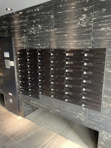 17/25 エントランス