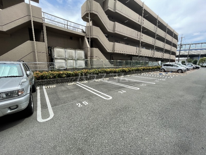 17/25 駐車場