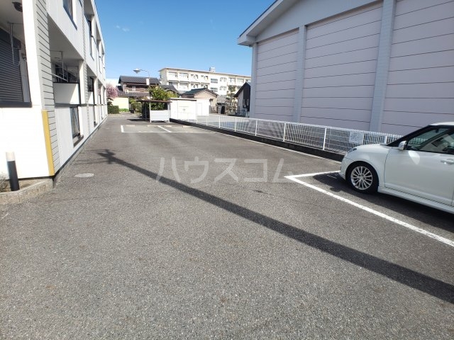 18/19 駐車場