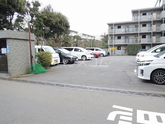 25/30 駐車場