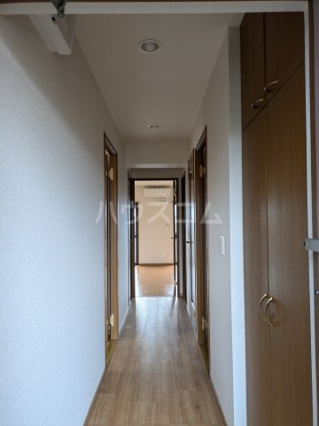 26/29 エントランス