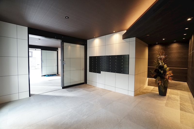 26/30 エントランス