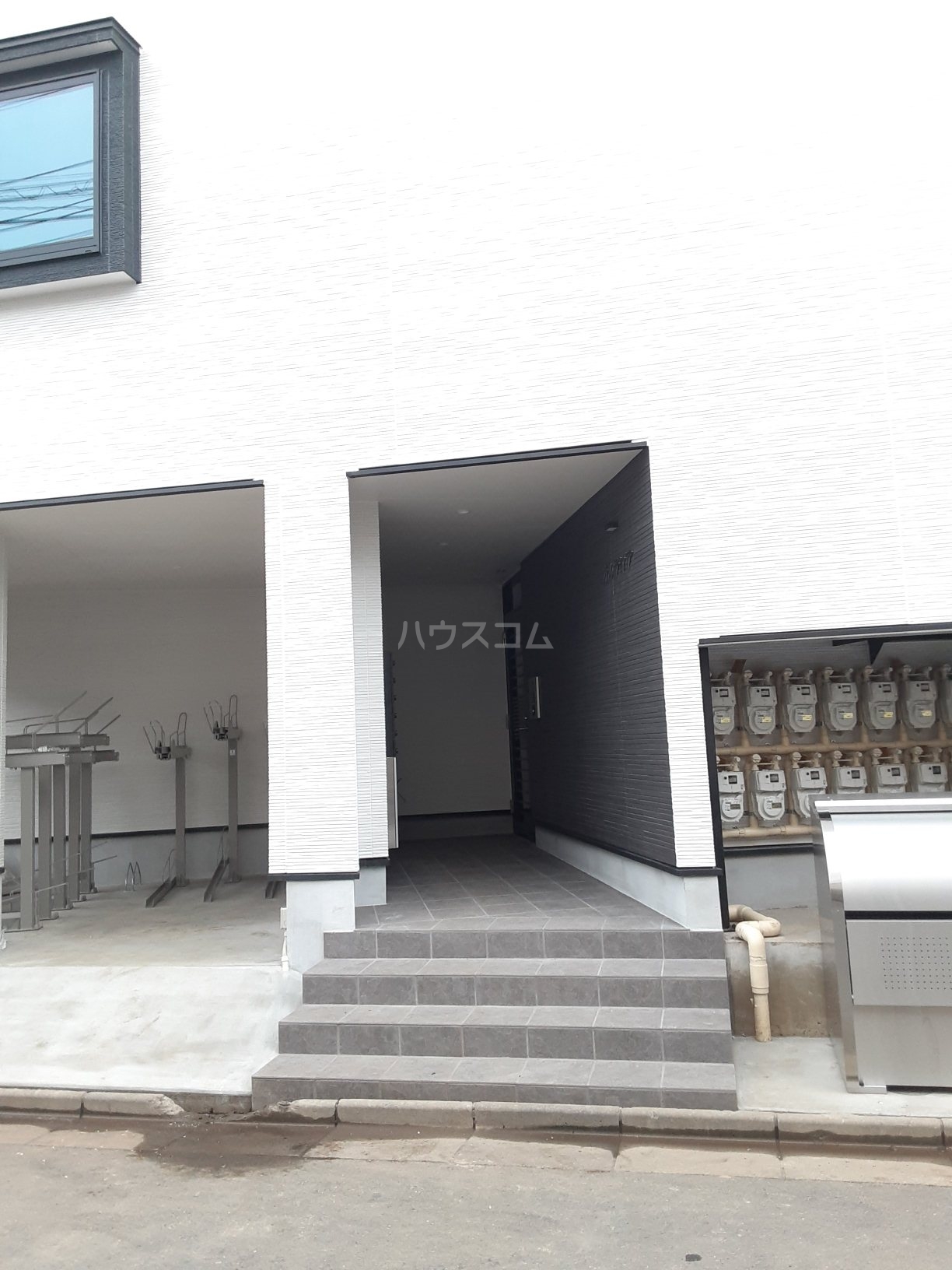 17/25 エントランス