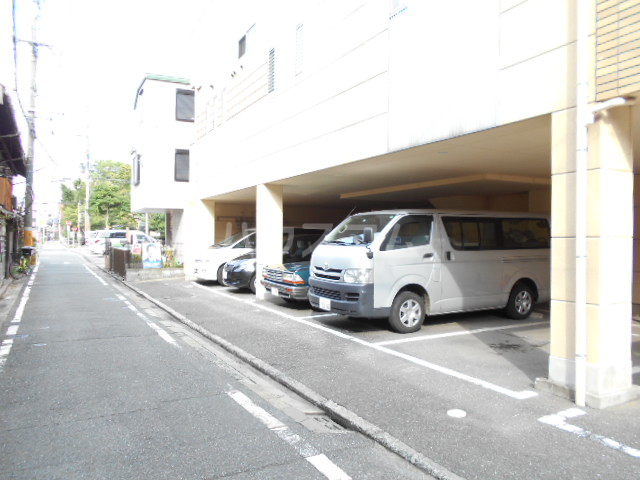 19/26 駐車場
