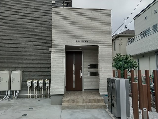 28/30 エントランス