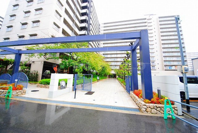 21/23 エントランス