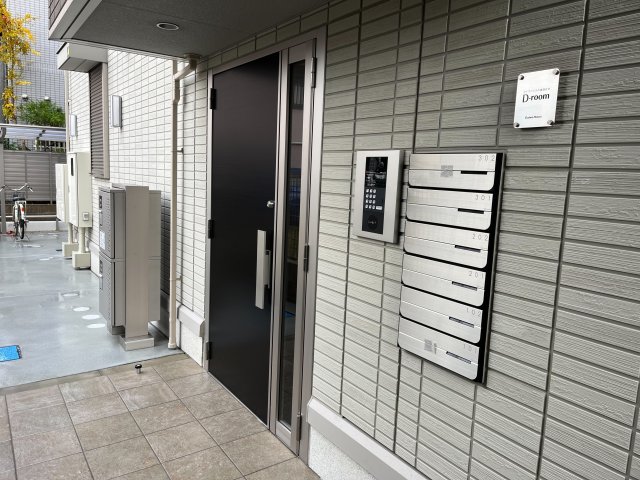 21/30 エントランス