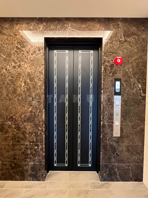 24/29 エントランス