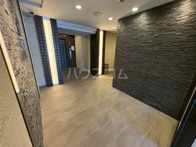 21/26 エントランス