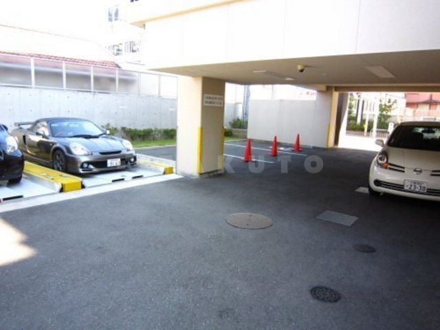 23/30 駐車場