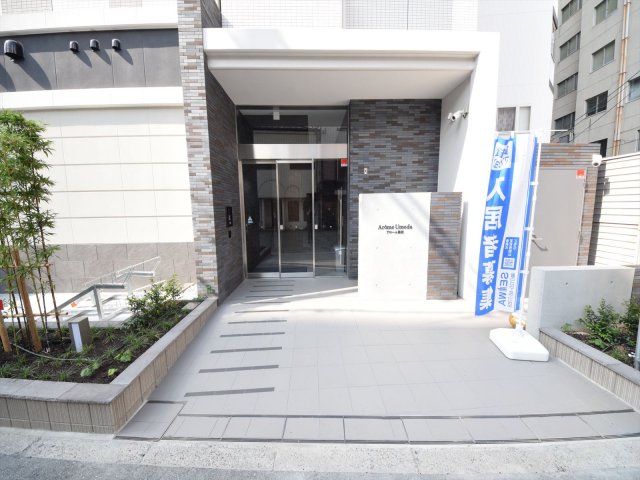 21/30 エントランス