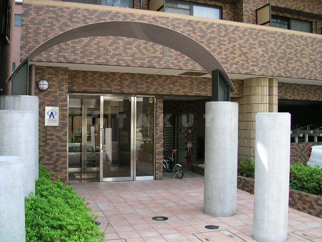 14/18 エントランス