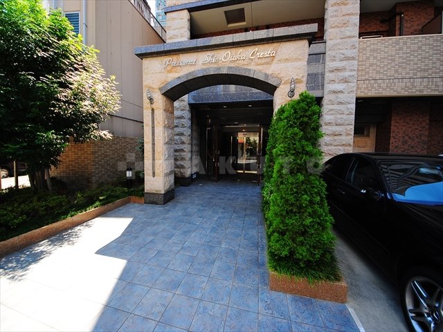 27/30 エントランス