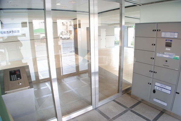 26/30 エントランス