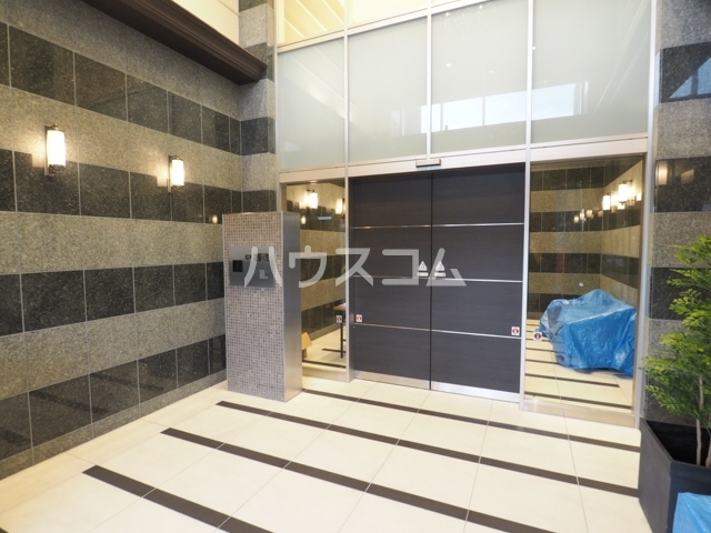 13/13 エントランス