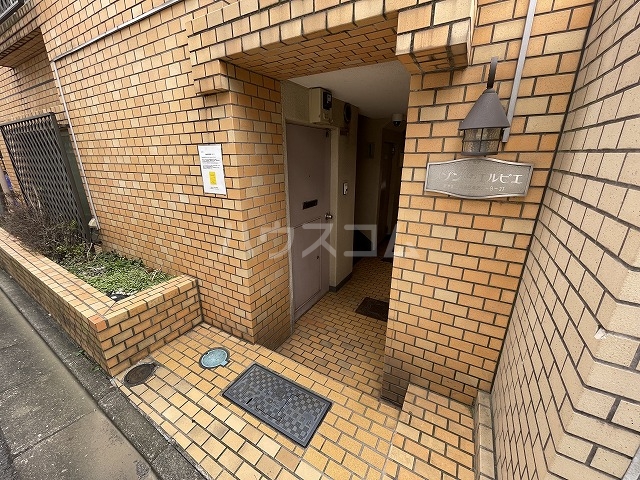 21/29 エントランス