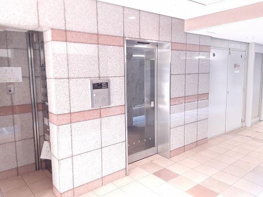 20/24 エントランス