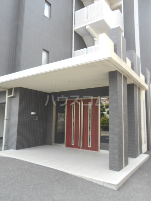 25/29 エントランス