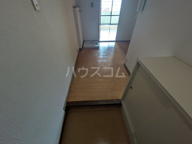 16/30 玄関