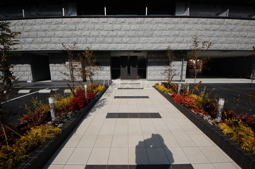 22/30 エントランス