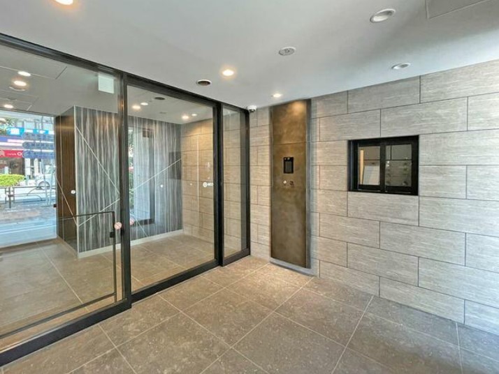 29/30 エントランス