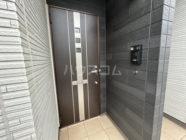 24/30 エントランス