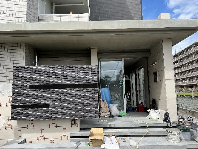 21/30 エントランス