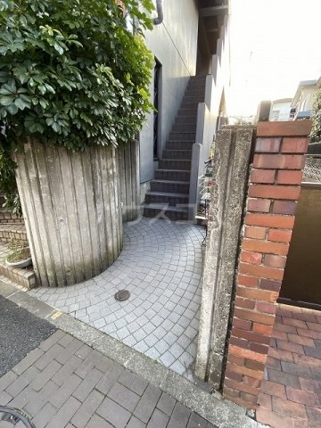17/28 エントランス