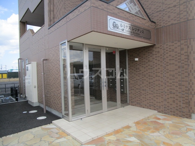 22/26 エントランス