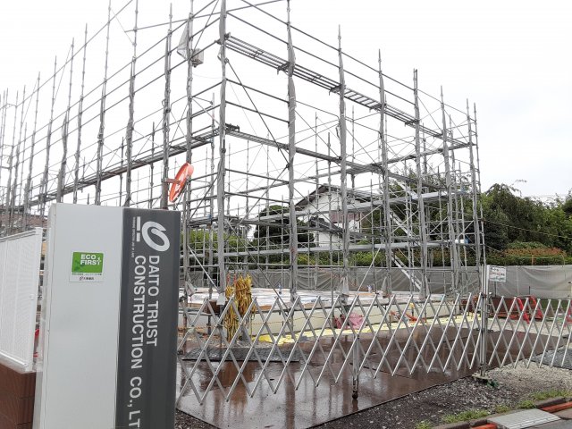 16/20 エントランス